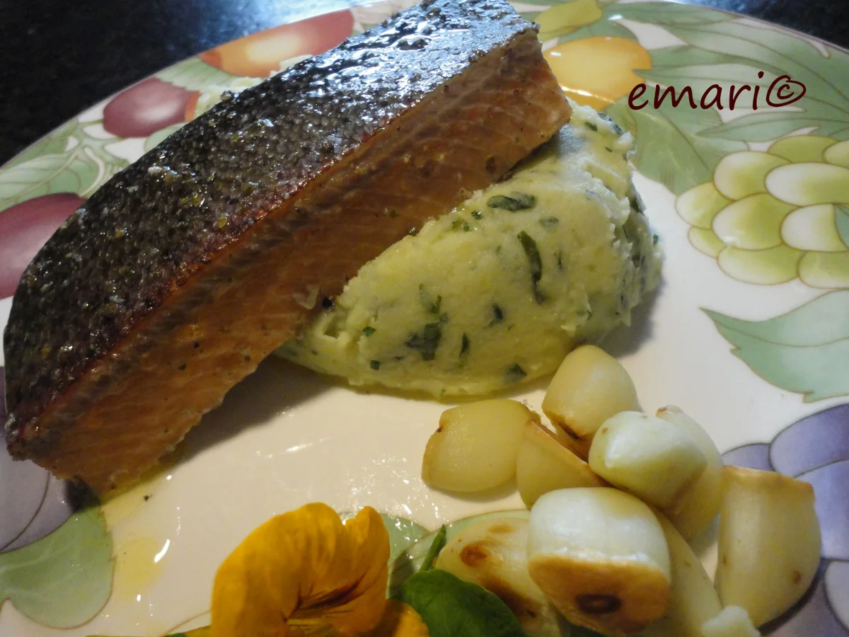 Lachsforelle auf Bärlauchpüree mit gebratenem Knoblauch - Rezept - Bild Nr. 3639