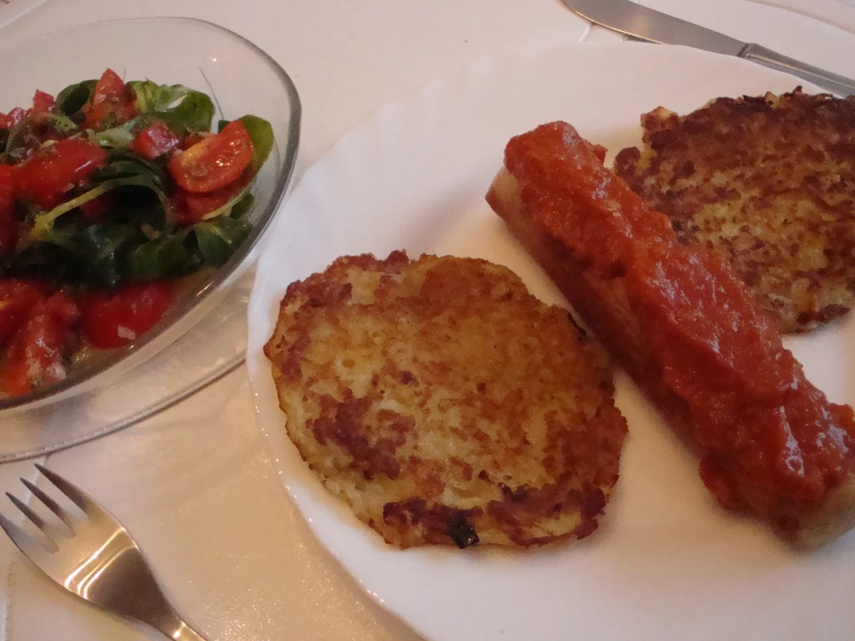 Curry-Sauce pikant, mit Wurst und Kartoffelpuffer - Rezept - Bild Nr. 3700