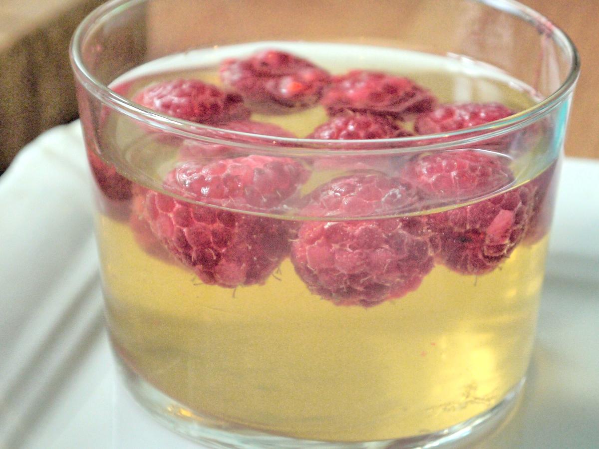 Hugo-Gelee mit Himbeeren - Rezept mit Bild - kochbar.de