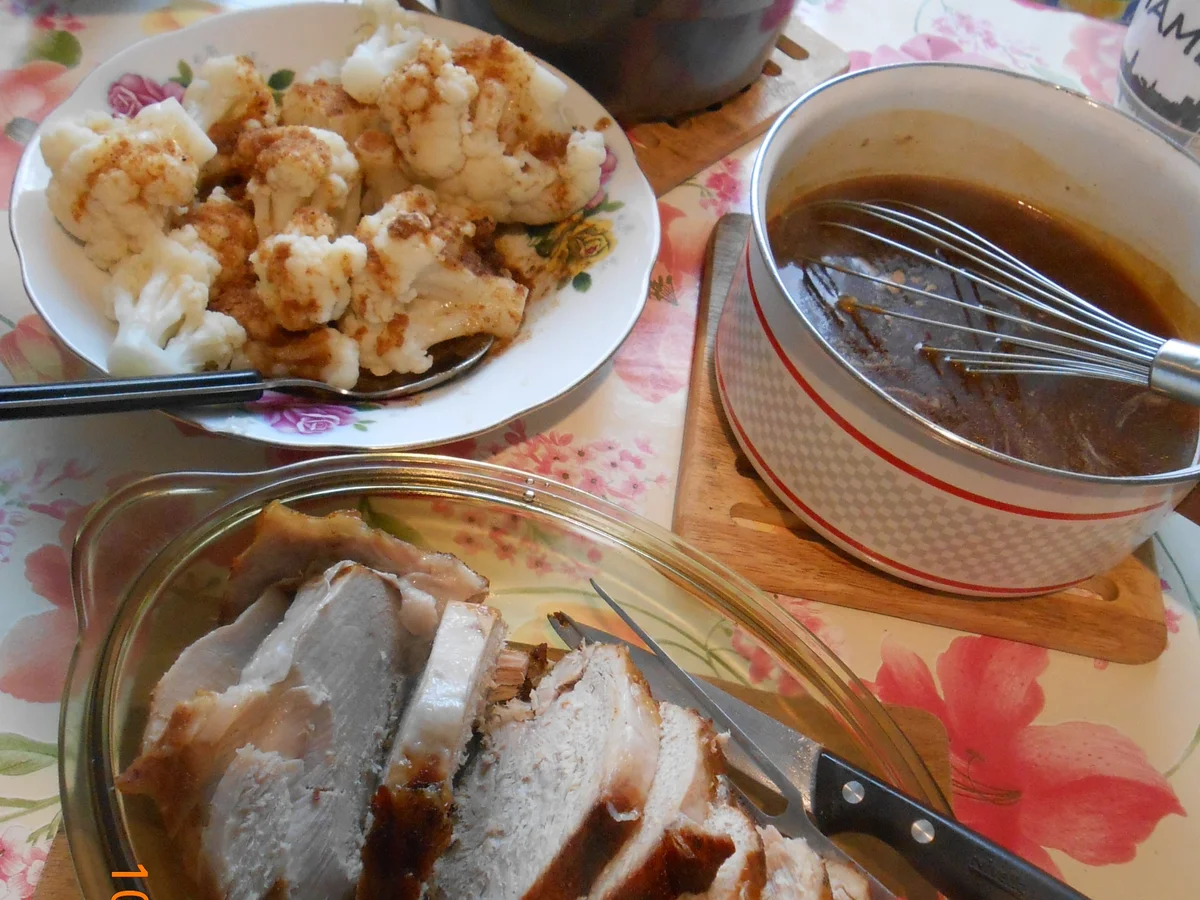 Schweinebraten mit Blumenkohl und Salzkartoffeln oder Klöße und Rotkohl - Rezept - Bild Nr. 3702