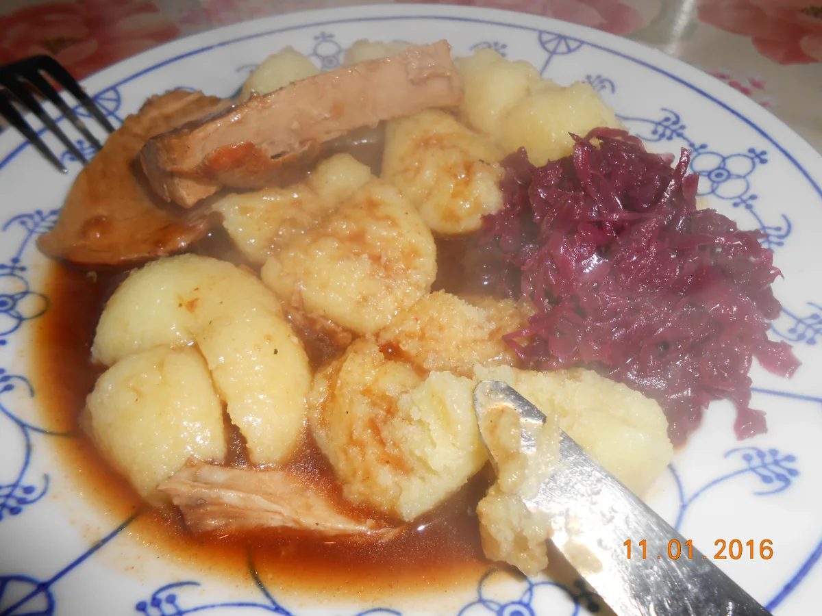 Schweinebraten mit Blumenkohl und Salzkartoffeln oder Klöße und Rotkohl - Rezept - Bild Nr. 3709