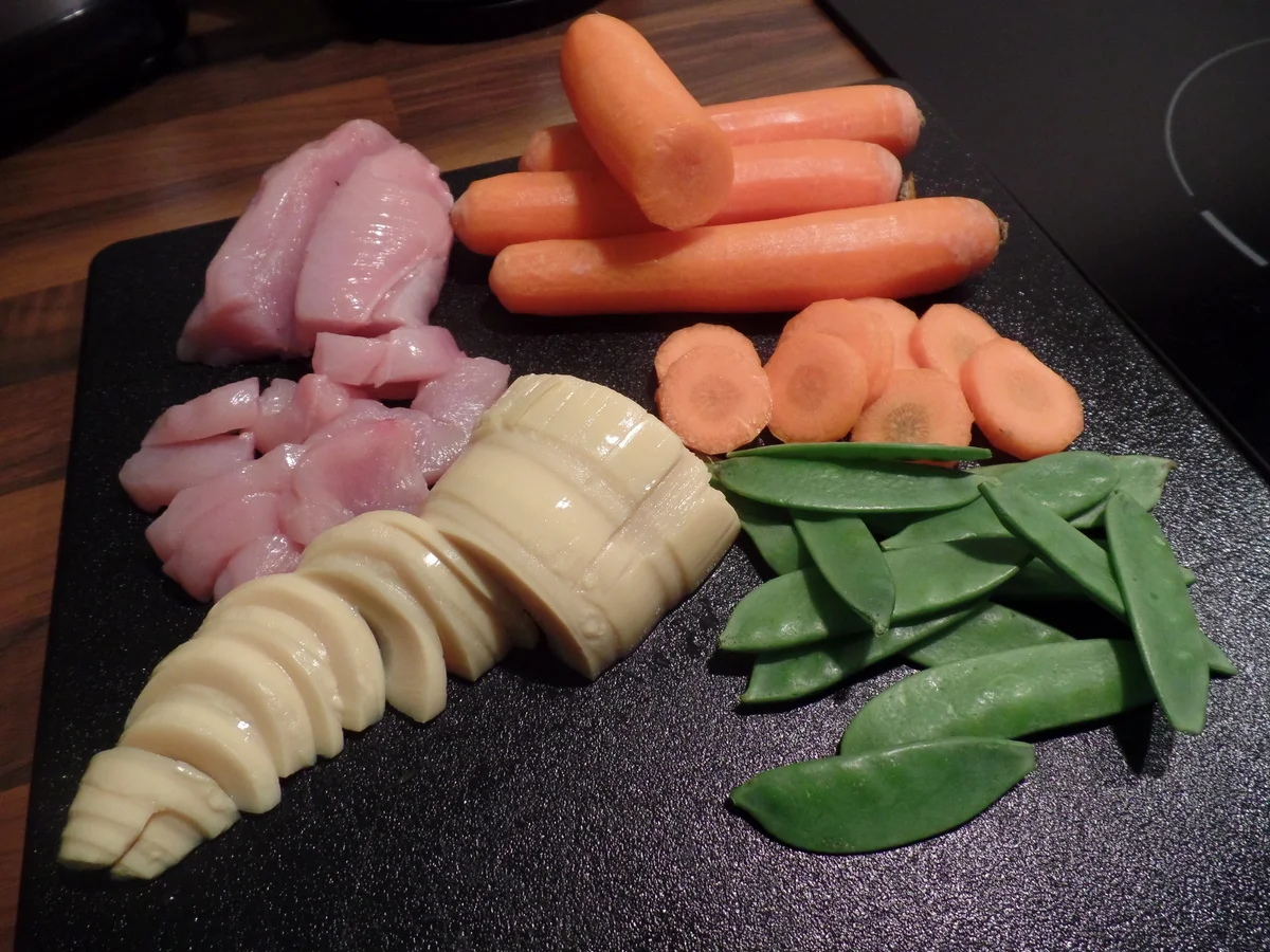 Rezept: Hähnchen-Erdnuss-Curry Bild Nr. 3714 Hähnchen-Erdnuss-Curry - Rezept - Bild Nr. 3714