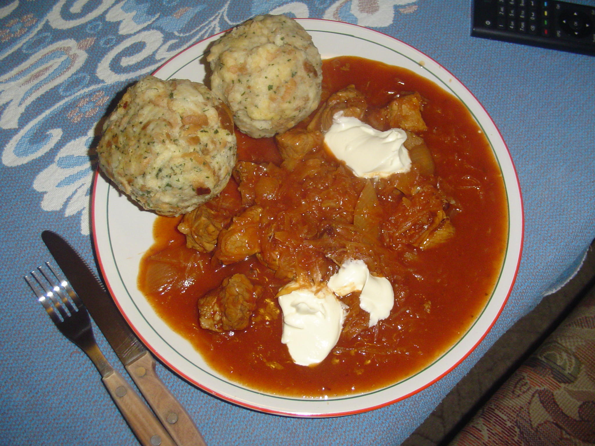 Bilder für Szegedinger Gulasch mit Semmelknödeln - Rezept