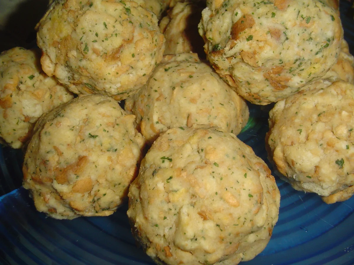 Rezept: Szegedinger Gulasch mit Semmelknödeln Bild Nr. 3780 Szegedinger Gulasch mit Semmelknödeln - Rezept - Bild Nr. 3780