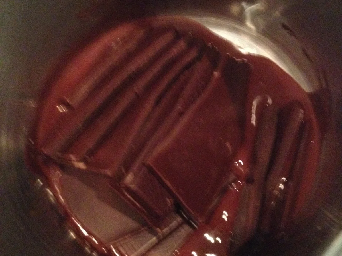 Rezept: Mousse au Chocolat mit Pfefferbeeren und Erdbeersauce Bild Nr. 3809 Mousse au Chocolat mit Pfefferbeeren und Erdbeersauce - Rezept - Bild Nr. 3809