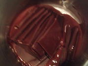 Mousse au Chocolat mit Pfefferbeeren  und Erdbeersauce - Rezept - Bild Nr. 3809