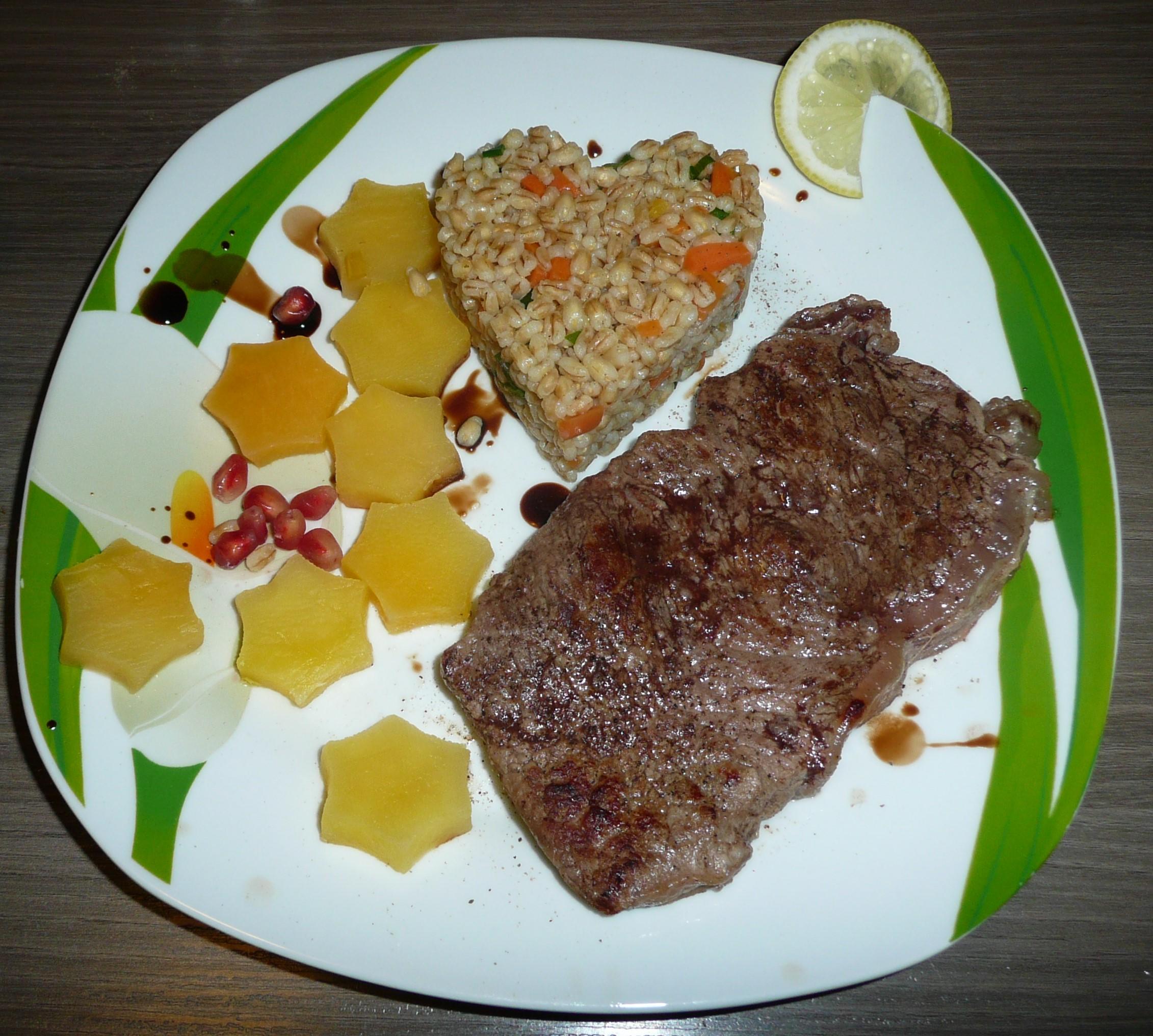 Rumpsteak an Steckrübensternen + Graupen + Vorspeisensalat. - Rezept
Von Einsendungen GINA-ANNA