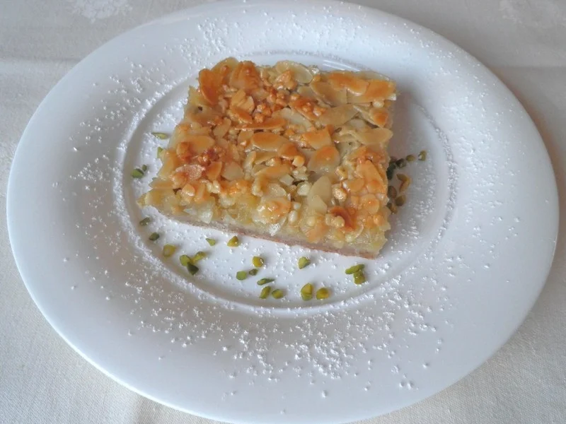 Kleiner Apfelkuchen mit Mandelboden ... zugedeckt nach "Florentiner Art" ... - Rezept - Bild Nr. 3832