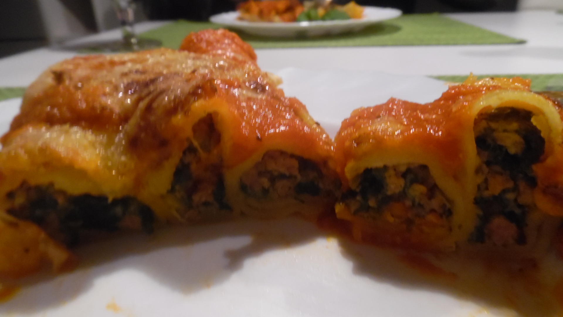 Bilder für Cannelloni mit Kalbfleisch-Spinat-Füllung - Rezept