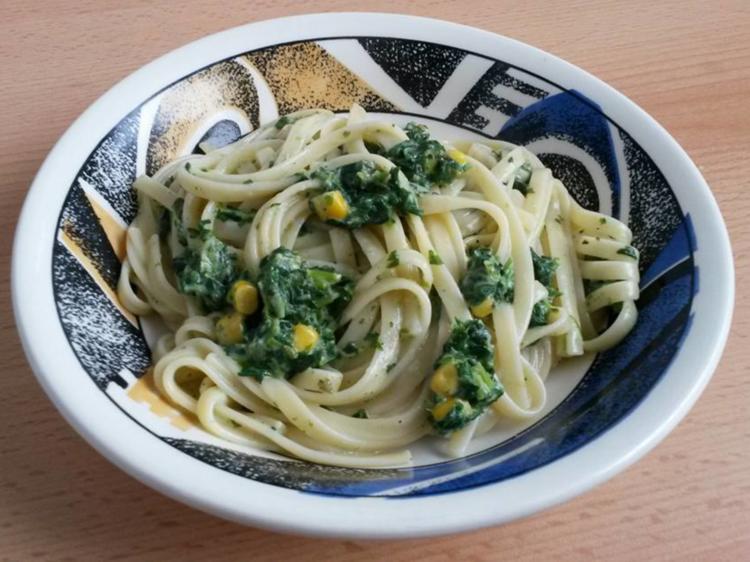 Linguine mit einer Spinat - Käse - Sauce - Rezept - kochbar.de