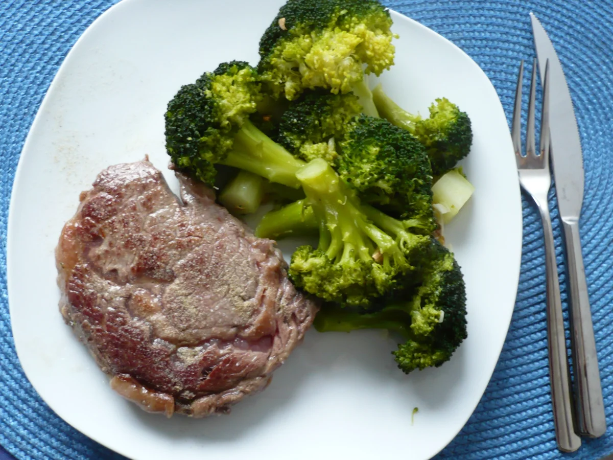 Rezept: Entrecote mit Broccoli Bild Nr. 3877 Entrecote mit Broccoli - Rezept - Bild Nr. 3877