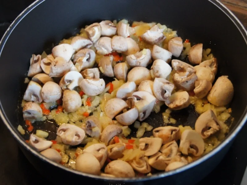 Rezept: Pasta mit würzigen Curry-Champignons Bild Nr. 3916 Pasta mit würzigen Curry-Champignons - Rezept - Bild Nr. 3916