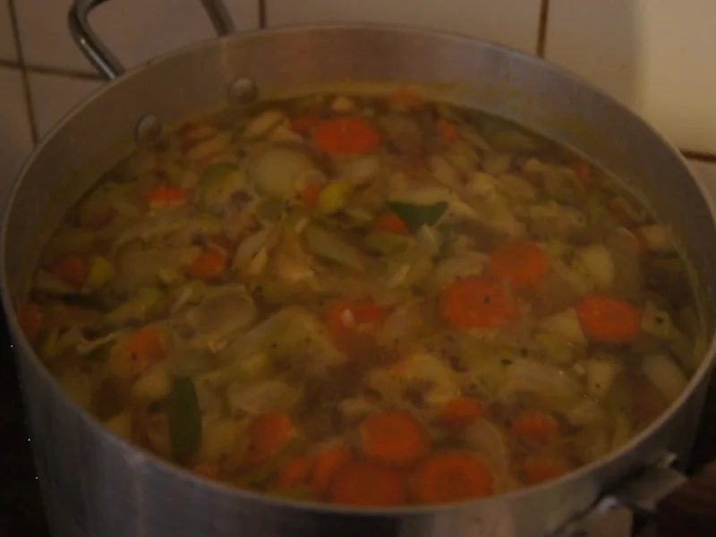 Reissuppe mit Hähnchenbrustfilet und Gemüse - Rezept - Bild Nr. 3887