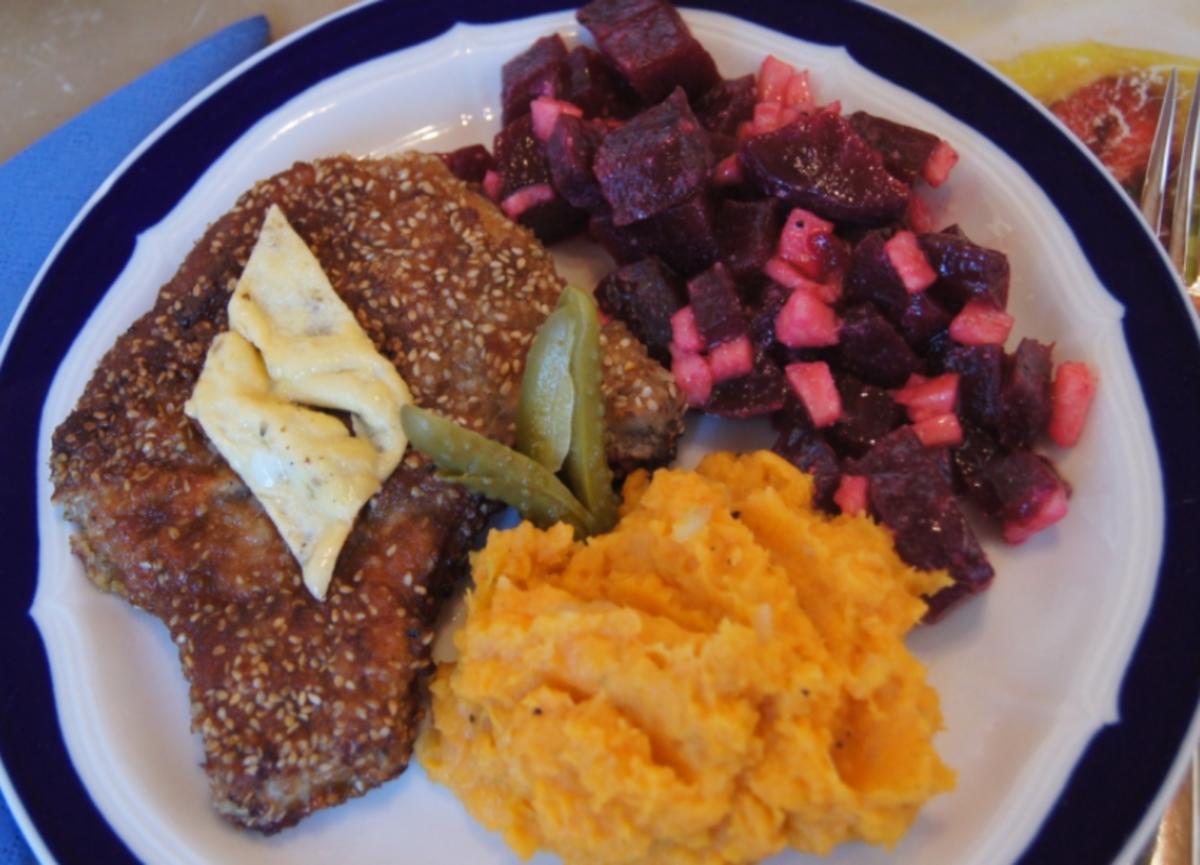 Sesam-Kotelett mit Süßkartoffelstampf und Rote Bete Salat - Rezept - Bild Nr. 3940