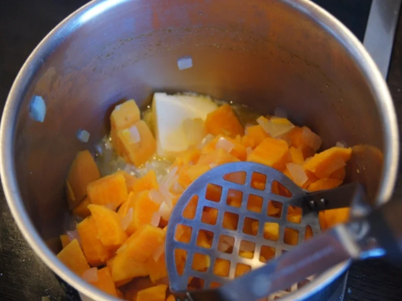 Sesam-Kotelett mit Süßkartoffelstampf und Rote Bete Salat - Rezept - Bild Nr. 3950