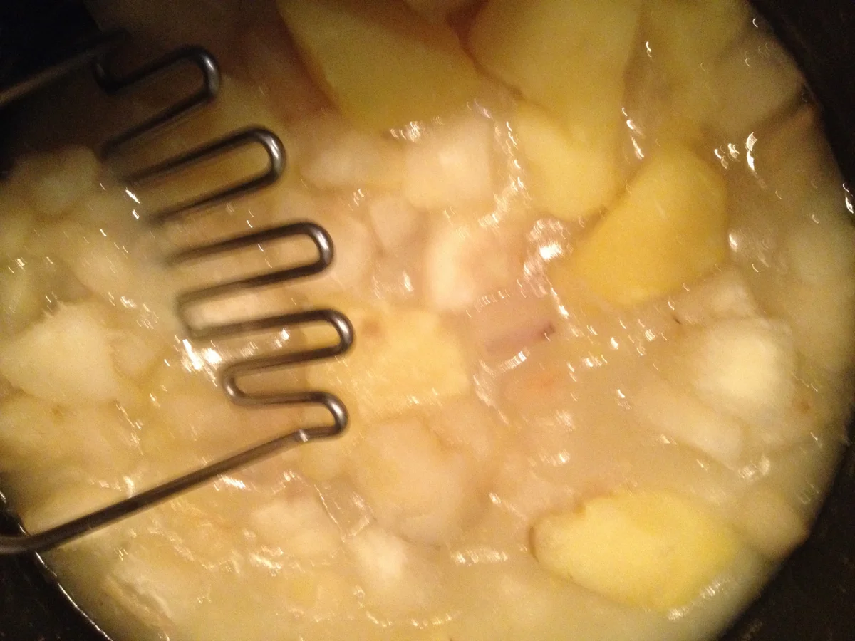 Rezept: Manioksuppe mit Brotchips Bild Nr. 3942 Manioksuppe mit Brotchips - Rezept - Bild Nr. 3942