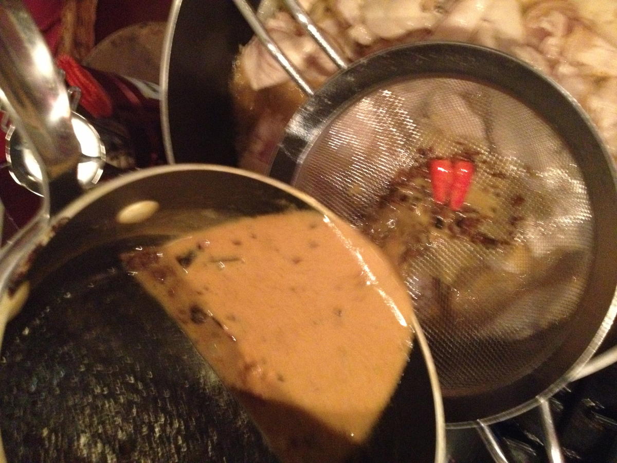 Tonkabohnen - Curryhuhn mit Kokosmilch und Mandeln - Rezept - Bild Nr. 3950
