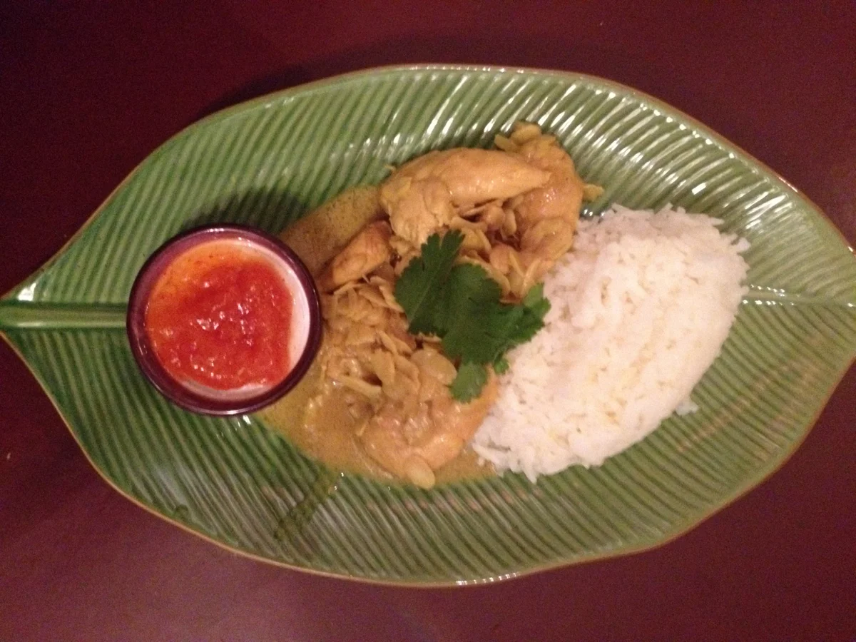 Rezept: Tonkabohnen - Curryhuhn mit Kokosmilch und Mandeln Bild Nr. 3955 Tonkabohnen - Curryhuhn mit Kokosmilch und Mandeln - Rezept - Bild Nr. 3955