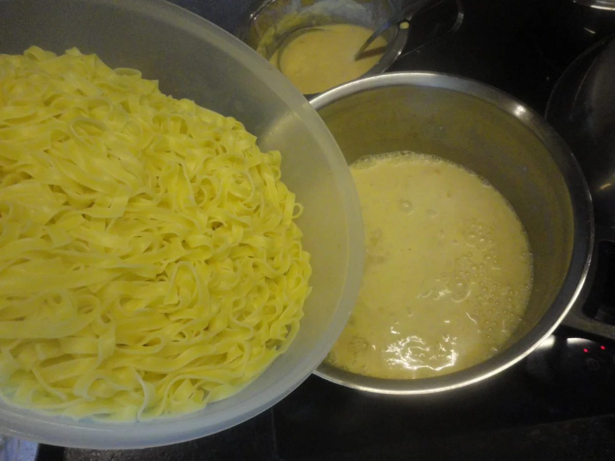 Rezept: Mediterane Putenpfanne mit Parpadelle in Zitronensauce Bild Nr. 3968 Mediterane Putenpfanne mit Parpadelle in Zitronensauce - Rezept - Bild Nr. 3968