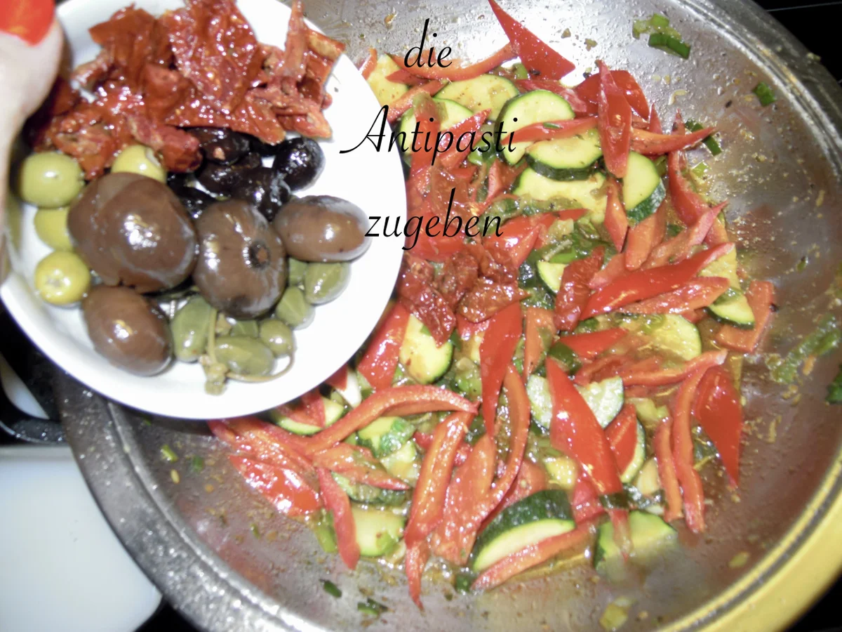 Rezept: Mediterane Putenpfanne mit Parpadelle in Zitronensauce Bild Nr. 1836 Mediterane Putenpfanne mit Parpadelle in Zitronensauce - Rezept - Bild Nr. 1836