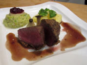 Hirschkalbsrücken mit Spekulatiuskruste und Rosenkohlstampf - Rezept - Bild Nr. 3952