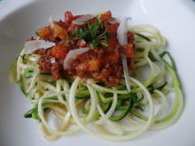 Zucchini-Spaghetti mit Bolognese - Rezept - Bild Nr. 3969