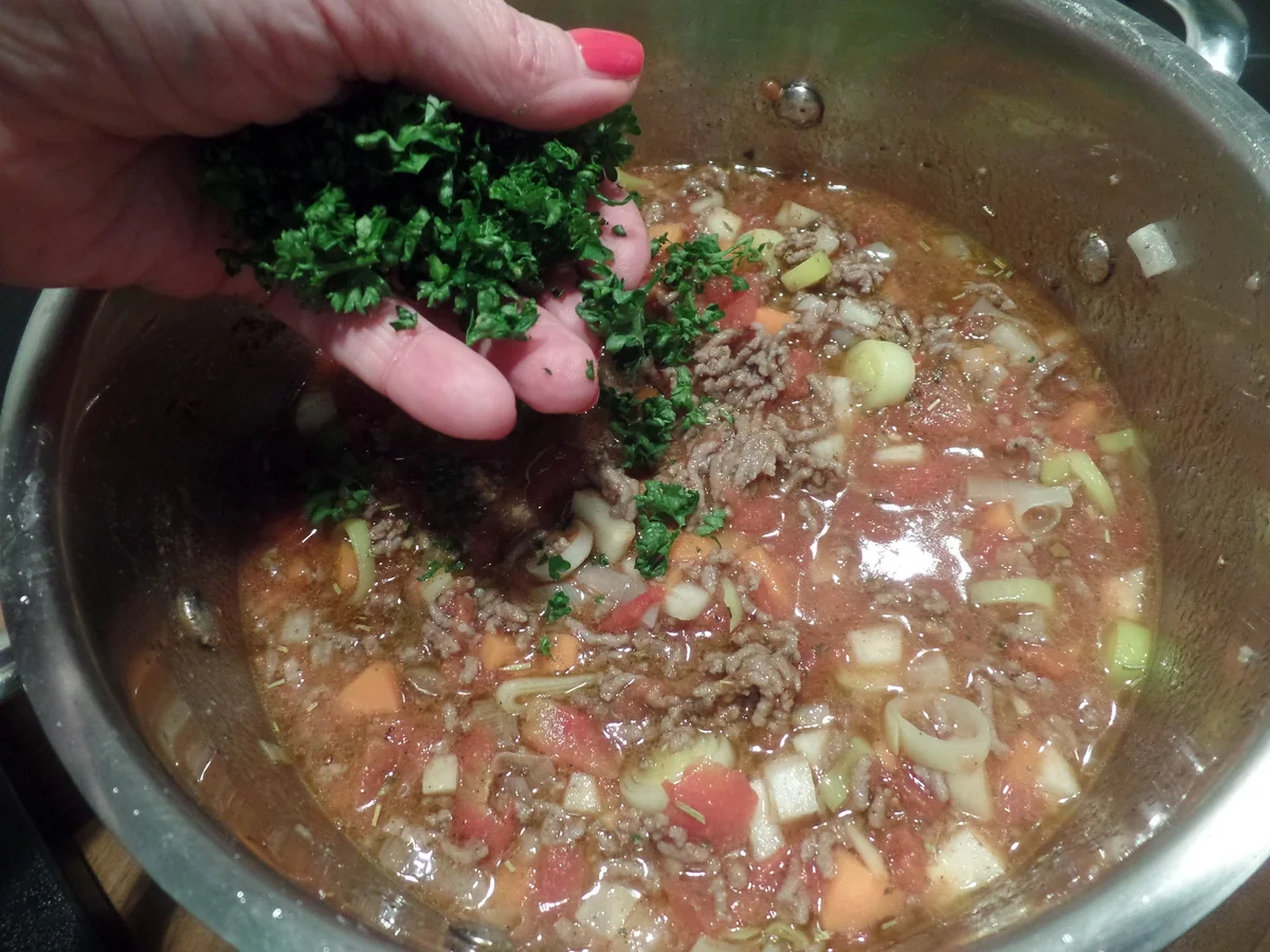 Zucchini-Spaghetti mit Bolognese - Rezept - Bild Nr. 3977