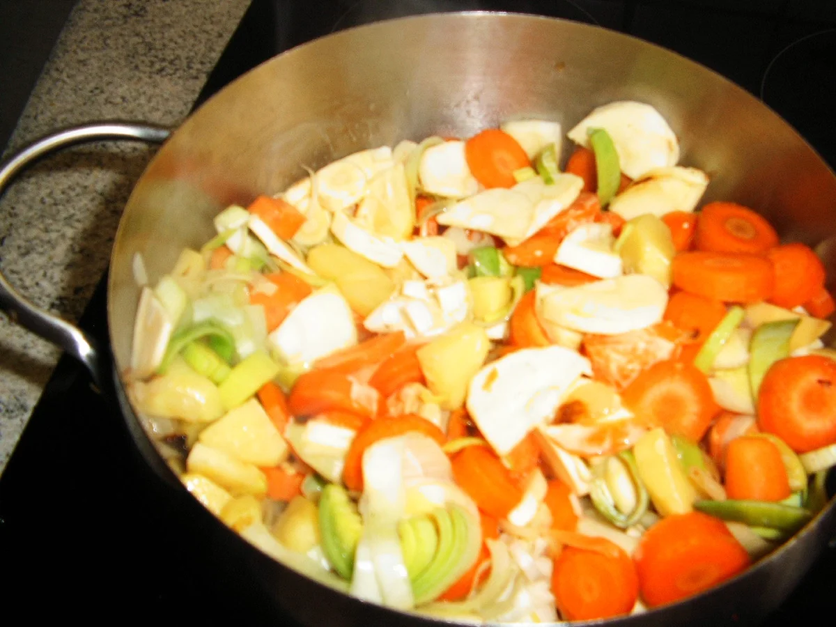 MÖHREN-PASTINAKEN-SUPPE - Rezept - Bild Nr. 4008