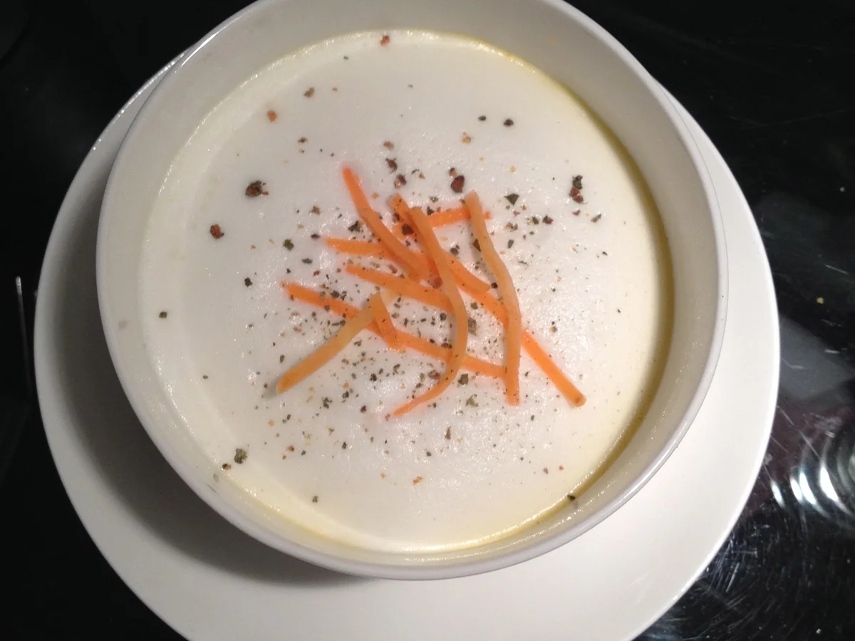 Karottencremesuppe mit Ingwerhaube - Rezept - Bild Nr. 4016