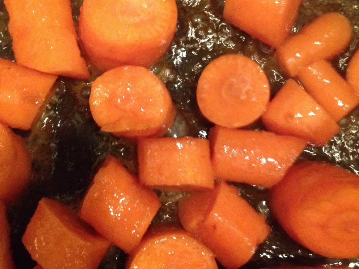 Karottencremesuppe mit Ingwerhaube - Rezept - Bild Nr. 4016