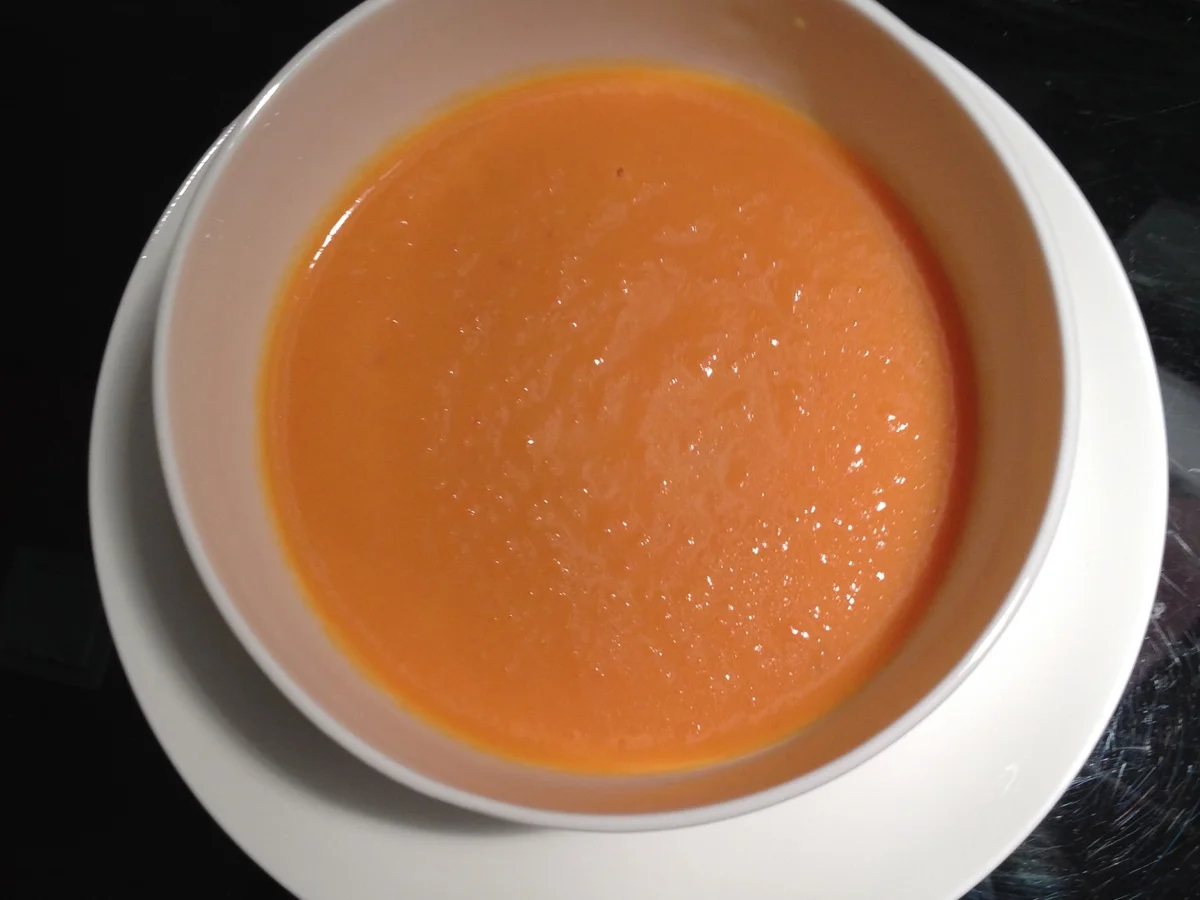 Karottencremesuppe mit Ingwerhaube - Rezept - Bild Nr. 4018