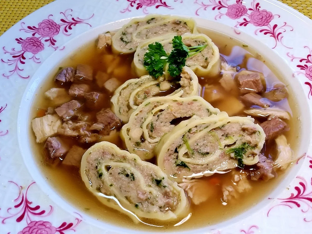 Rezept: Maultaschen in kräftiger Rindfleischsuppe Bild Nr. 4025 Maultaschen in kräftiger Rindfleischsuppe - Rezept - Bild Nr. 4025