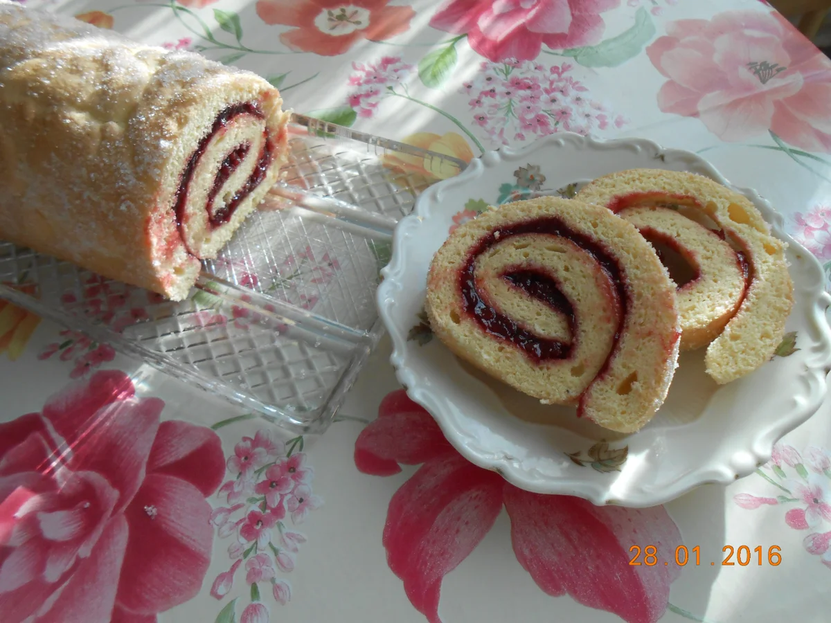 Rezept: Biskuitrolle Bild Nr. 4022 Biskuitrolle - Rezept - Bild Nr. 4022