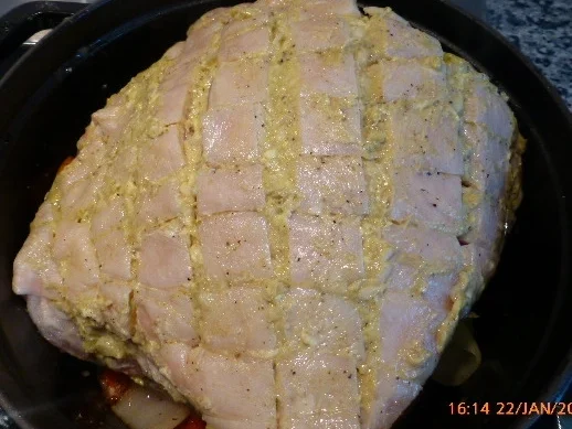 Gefüllter Schweinebauch mit Bohnen-Pilz-Salat - Rezept - Bild Nr. 4025