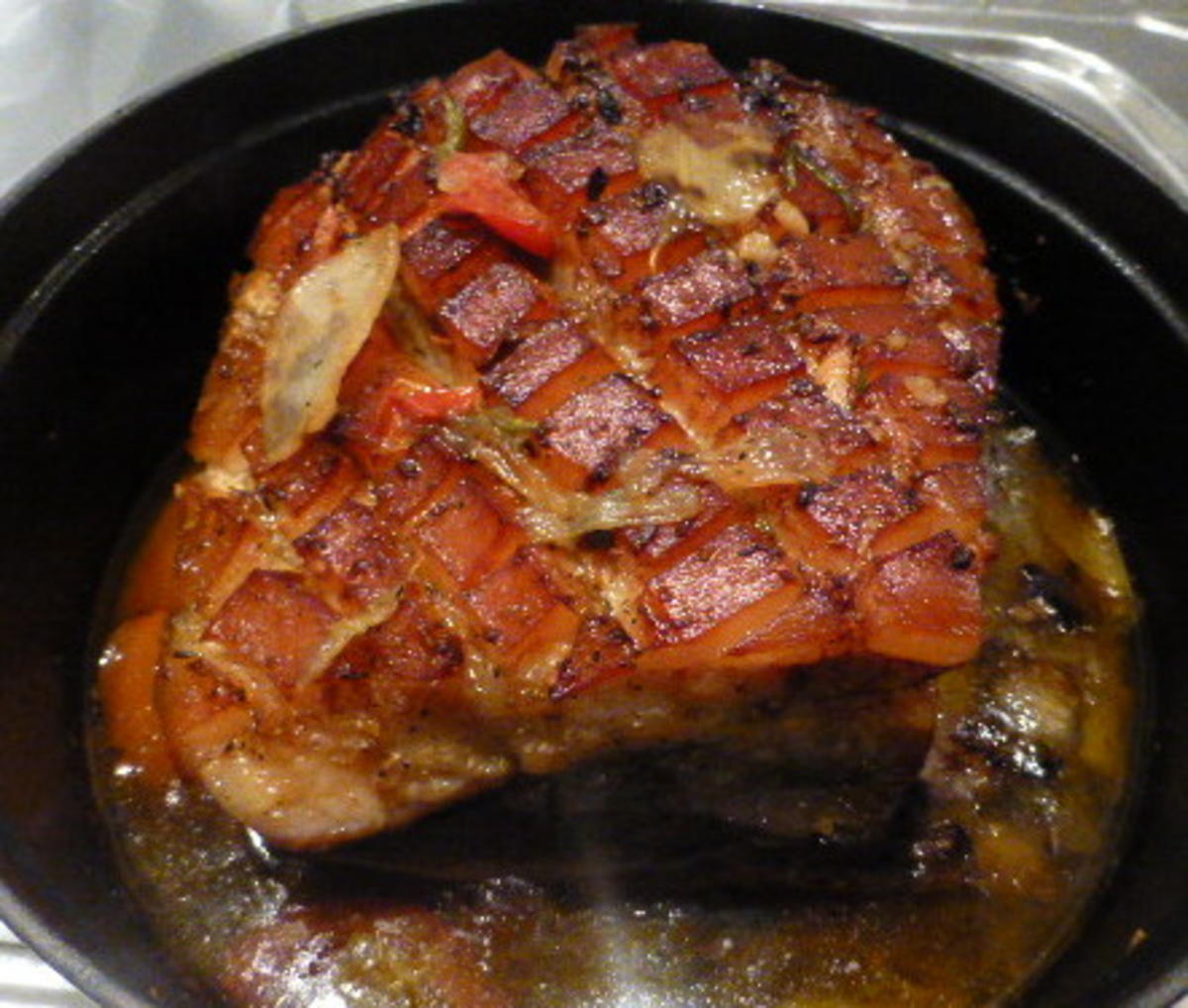 Gefüllter Schweinebauch mit Bohnen-Pilz-Salat - Rezept - Bild Nr. 4026