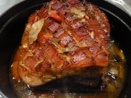 Gefüllter Schweinebauch mit Bohnen-Pilz-Salat - Rezept - Bild Nr. 4026