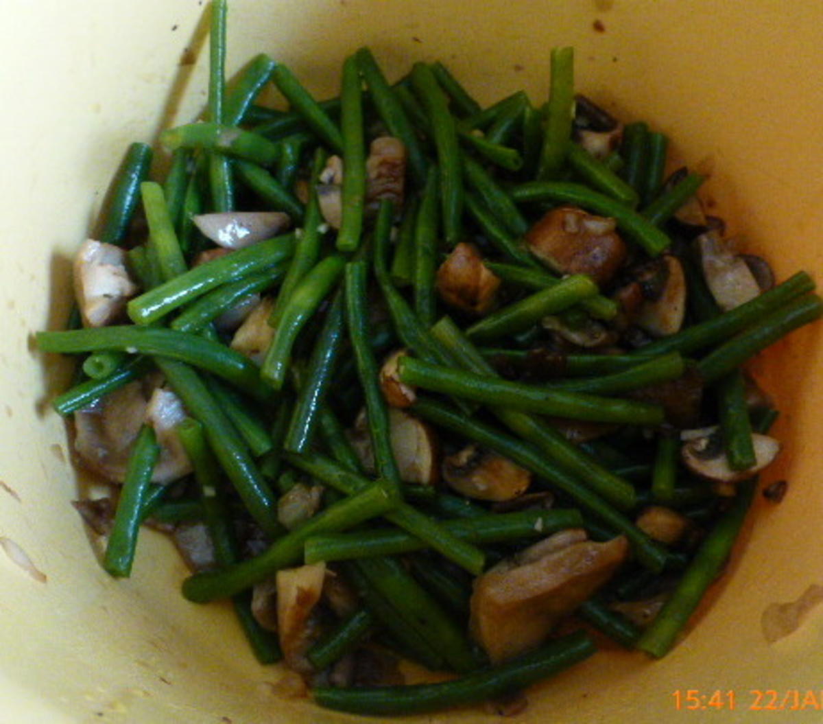 Gefüllter Schweinebauch mit Bohnen-Pilz-Salat - Rezept - Bild Nr. 4029