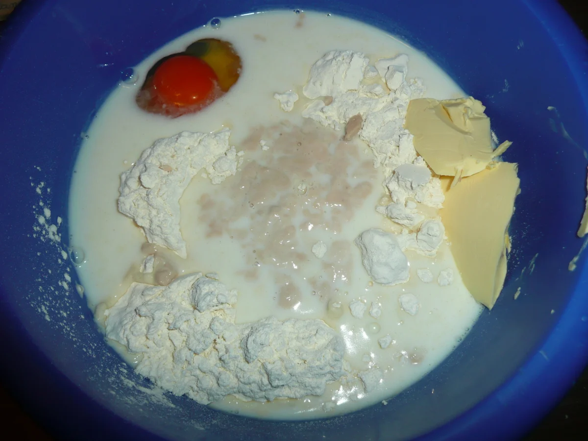 Gundrezept Hefeteig, daraus dann Schneckennudeln. - Rezept - Bild Nr. 4022