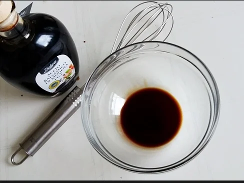 Früchtesalat mit roter Quinoa in Parmigiano Körbchen - Rezept - Bild Nr. 4026