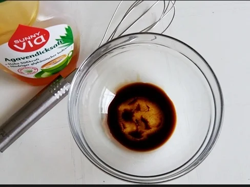 Früchtesalat mit roter Quinoa in Parmigiano Körbchen - Rezept - Bild Nr. 4027