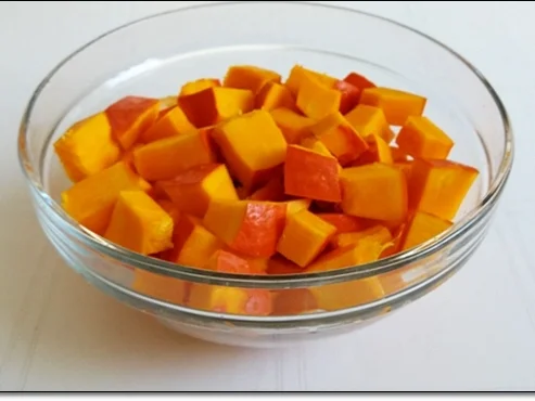 Hokkaido-Trüffelkartoffel-Cremesuppe in doppelwandigen Gläsern  serviert. - Rezept - Bild Nr. 4031