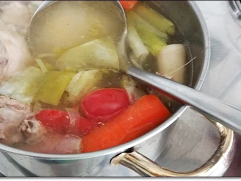 Hokkaido-Trüffelkartoffel-Cremesuppe in doppelwandigen Gläsern  serviert. - Rezept - Bild Nr. 4033