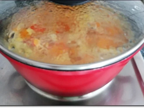 Hokkaido-Trüffelkartoffel-Cremesuppe in doppelwandigen Gläsern  serviert. - Rezept - Bild Nr. 4037