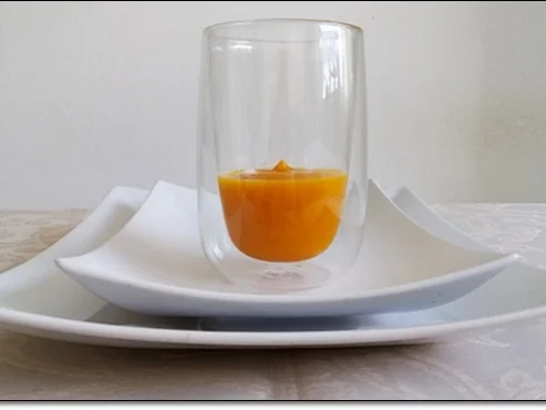 Hokkaido-Trüffelkartoffel-Cremesuppe in doppelwandigen Gläsern  serviert. - Rezept - Bild Nr. 4041