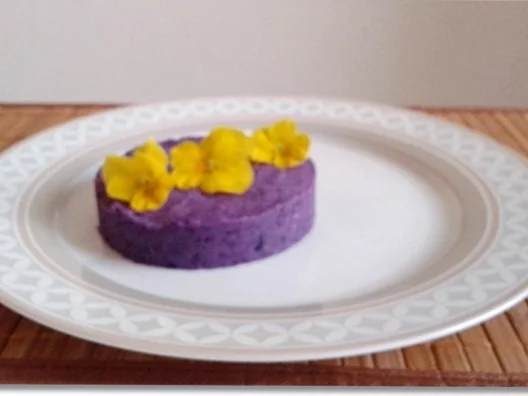 Gebratenes Lachsfilet mit Trüffelkartoffel-Türmchen  auf  Rivaner -Safransauce - Rezept - Bild Nr. 4036