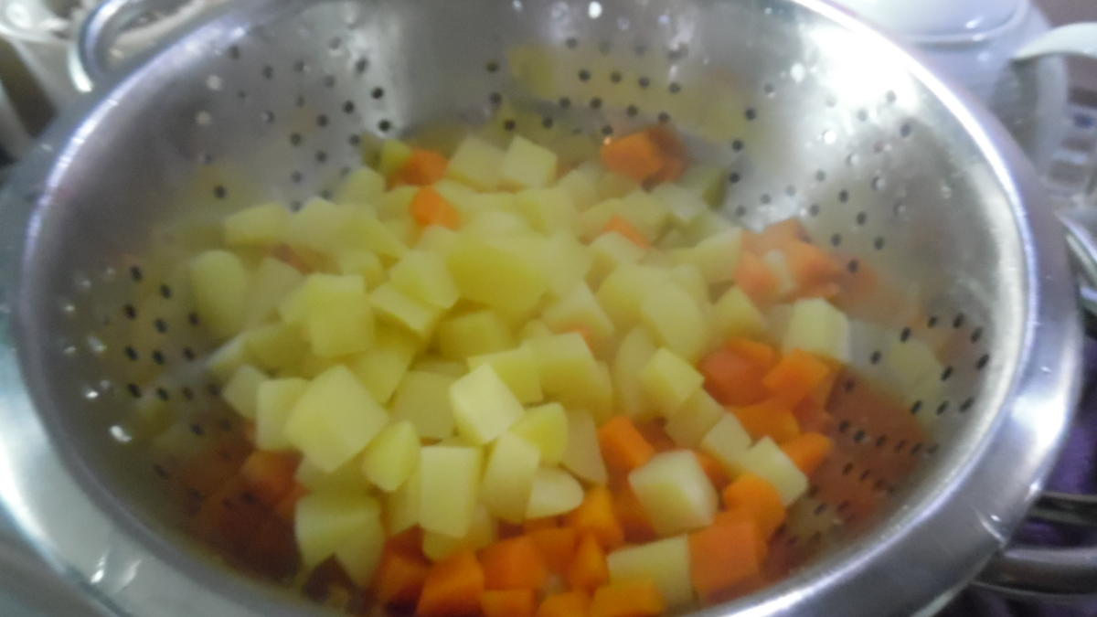 Kartoffel-Hackfleisch-Tortilla mit Joghurt-Dip und Salat - Rezept - Bild Nr. 4034
