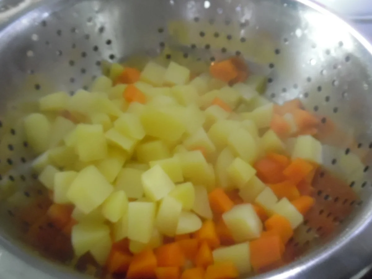 Kartoffel-Hackfleisch-Tortilla mit Joghurt-Dip und Salat - Rezept - Bild Nr. 4034