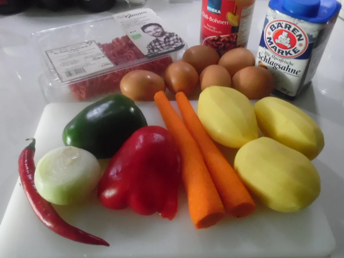 Kartoffel-Hackfleisch-Tortilla mit Joghurt-Dip und Salat - Rezept - Bild Nr. 4037