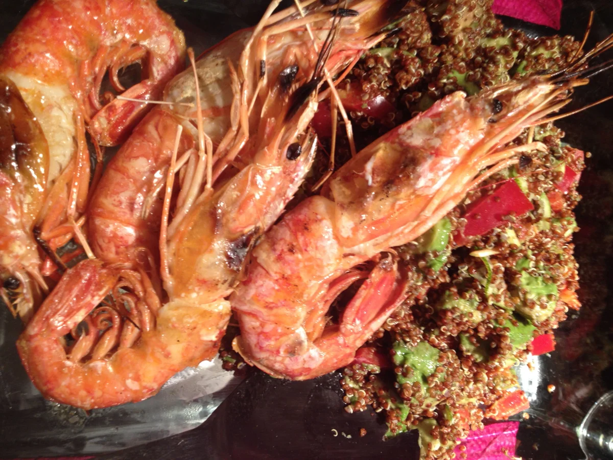 Combava Garnelen auf Quinoa-Avocadosalat - Rezept - Bild Nr. 4048