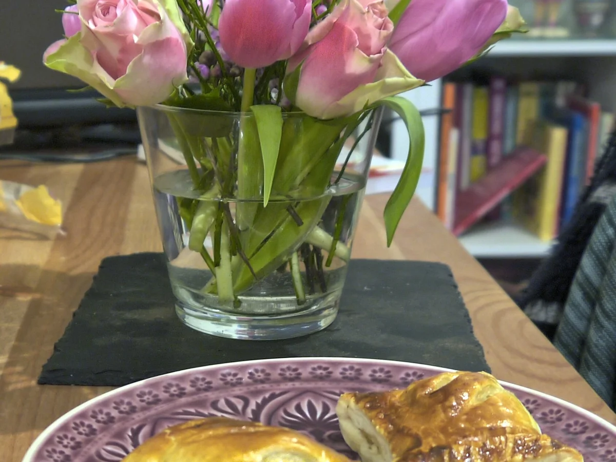 Blätterteigtaschen, mit Hackfleisch gefüllt - Rezept - Bild Nr. 4044